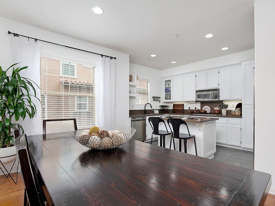 1st image of 2704 Escala Cir