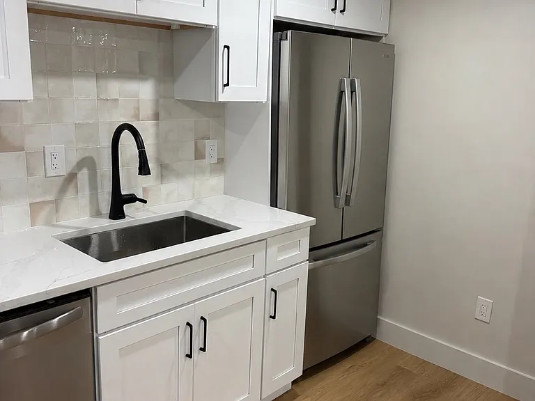 4 Peckham Ave #2 — Photo 4