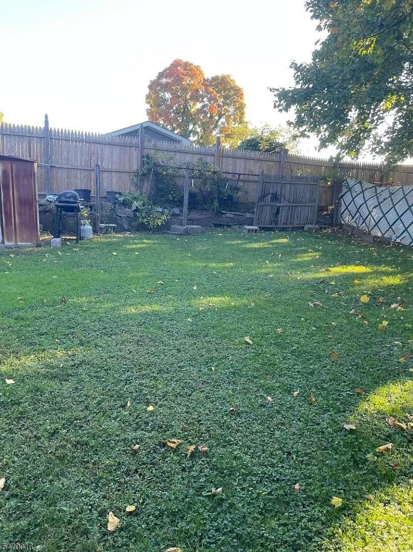 3 bed, 1.0 bath, $2,700 — Photo 3