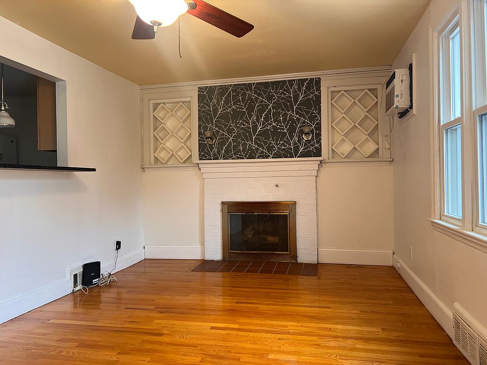 1st image of 26 Riverview Cir
