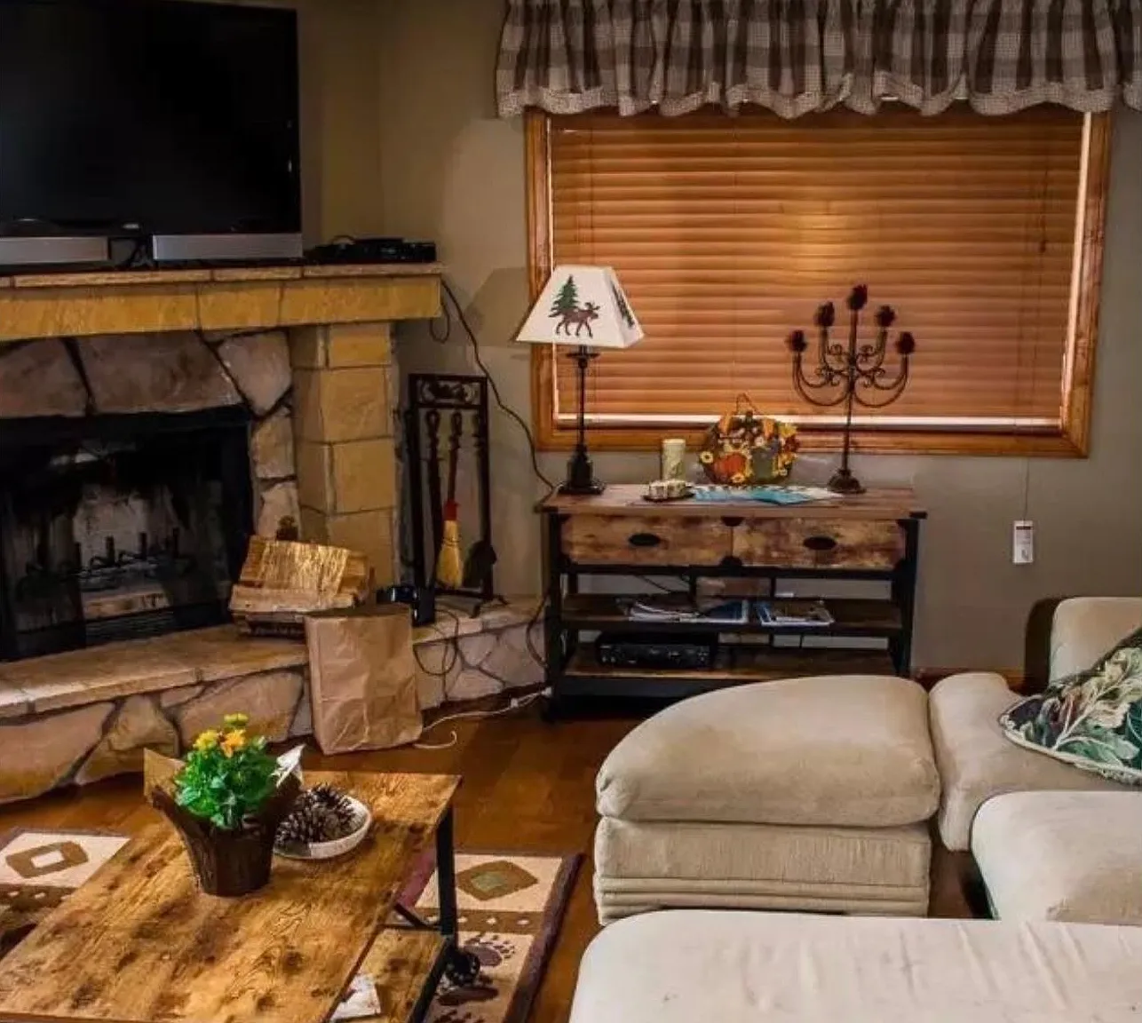 3 bed, 1.5 bath, 1248 sqft, $2,500 — Photo 3