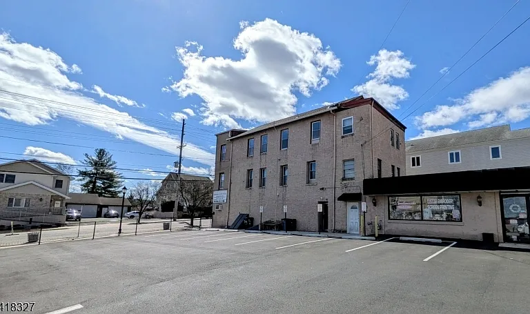 239 Union Blvd — Photo 3