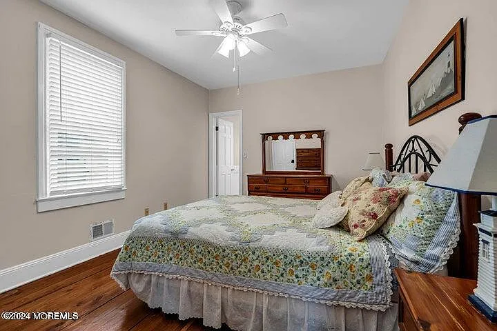 4 bed, 2208 sqft, $7,500 — Photo 3