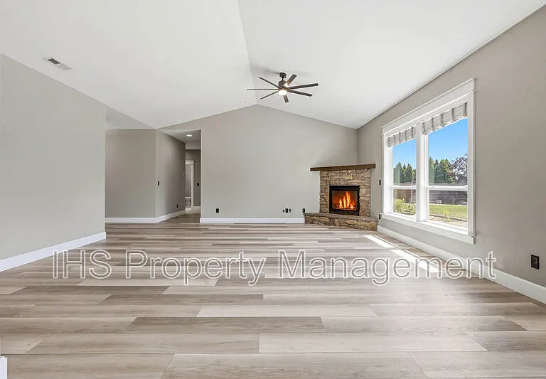 4806 Tamarisk Dr — Photo 18