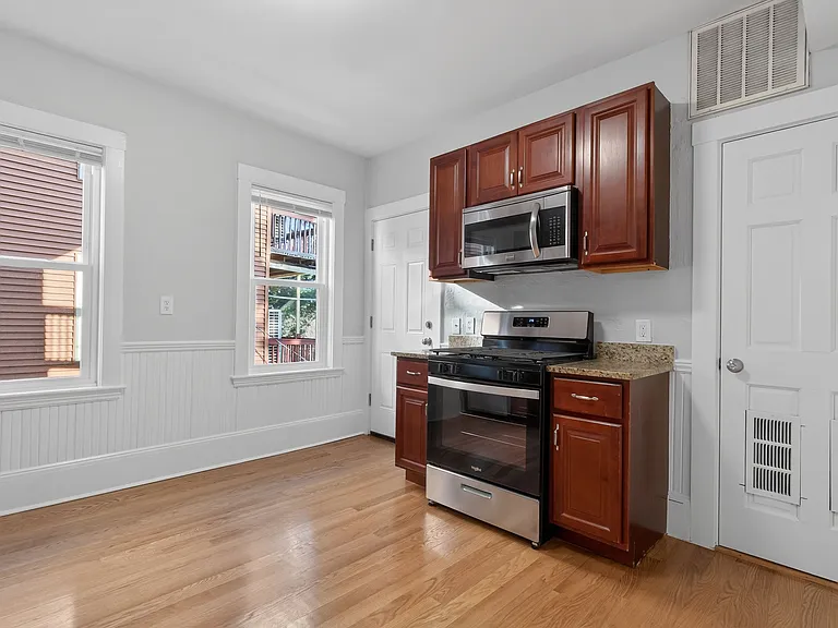 17 Chelmsford St #3 — Photo 2