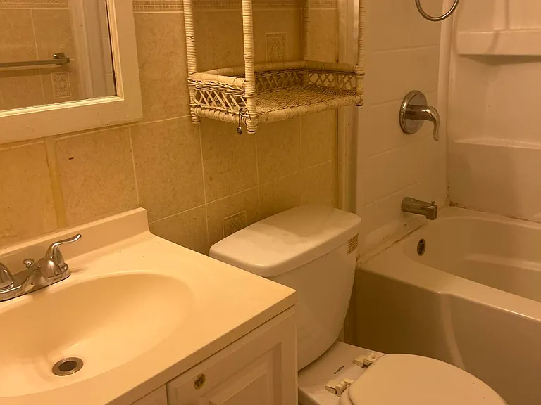 2035 Rodman St — Photo 7