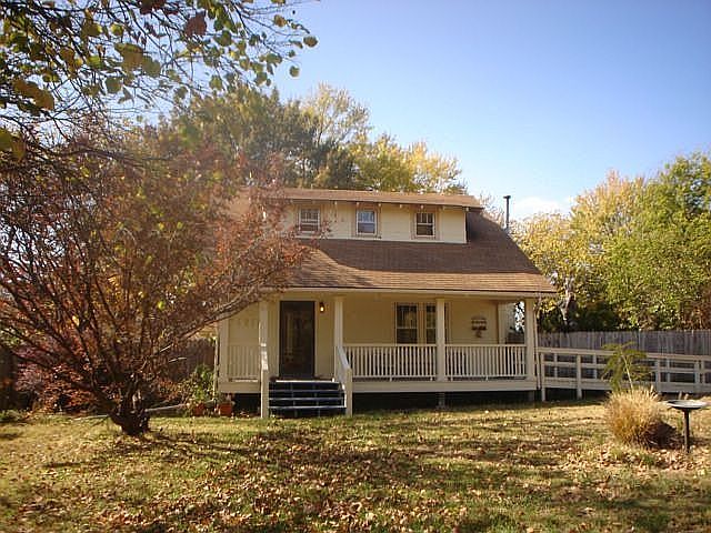 4218 N Kansas Ave, Kansas City, MO 64117