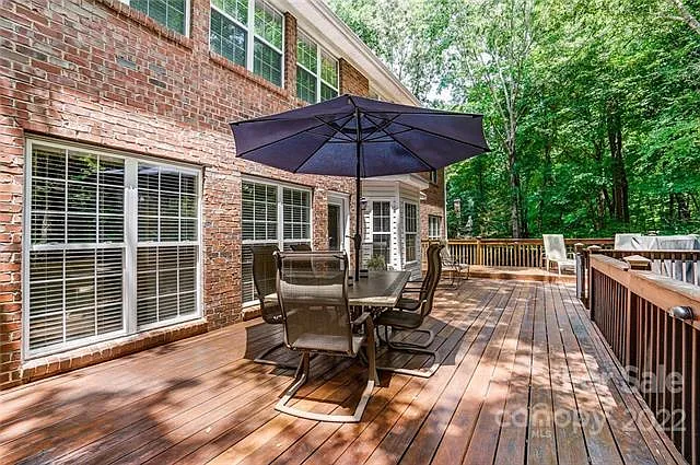 6025 Oakridge Ct — Photo 37