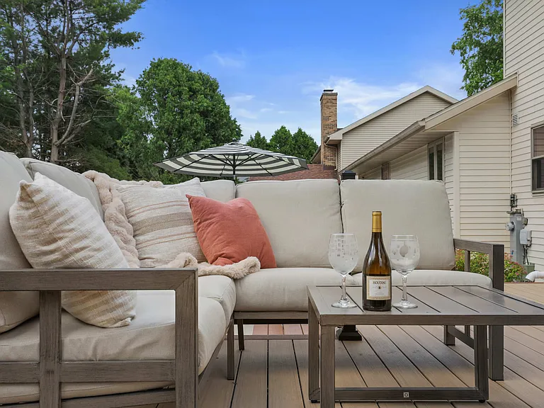 1872 Barrington Dr — Photo 42