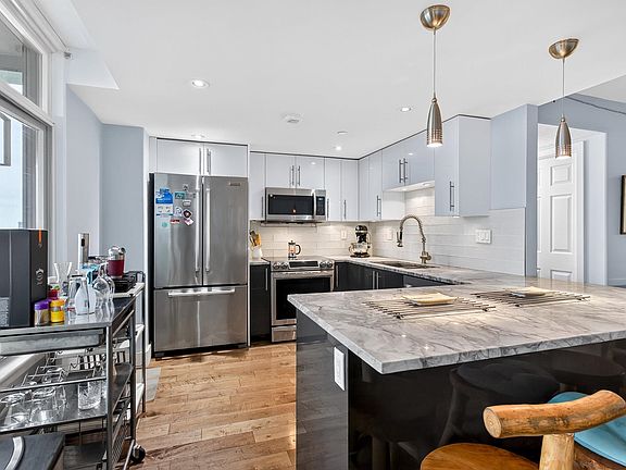 3rd image of 13880 101st Ave #1904