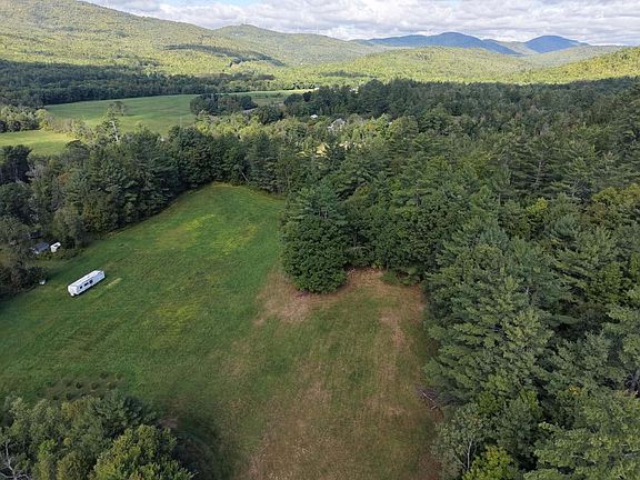 4th image of 973 Roxbury Road