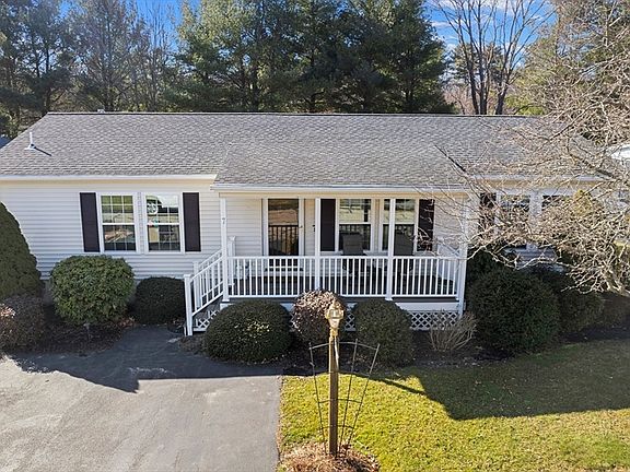 2nd image of 7 Fieldwood Dr