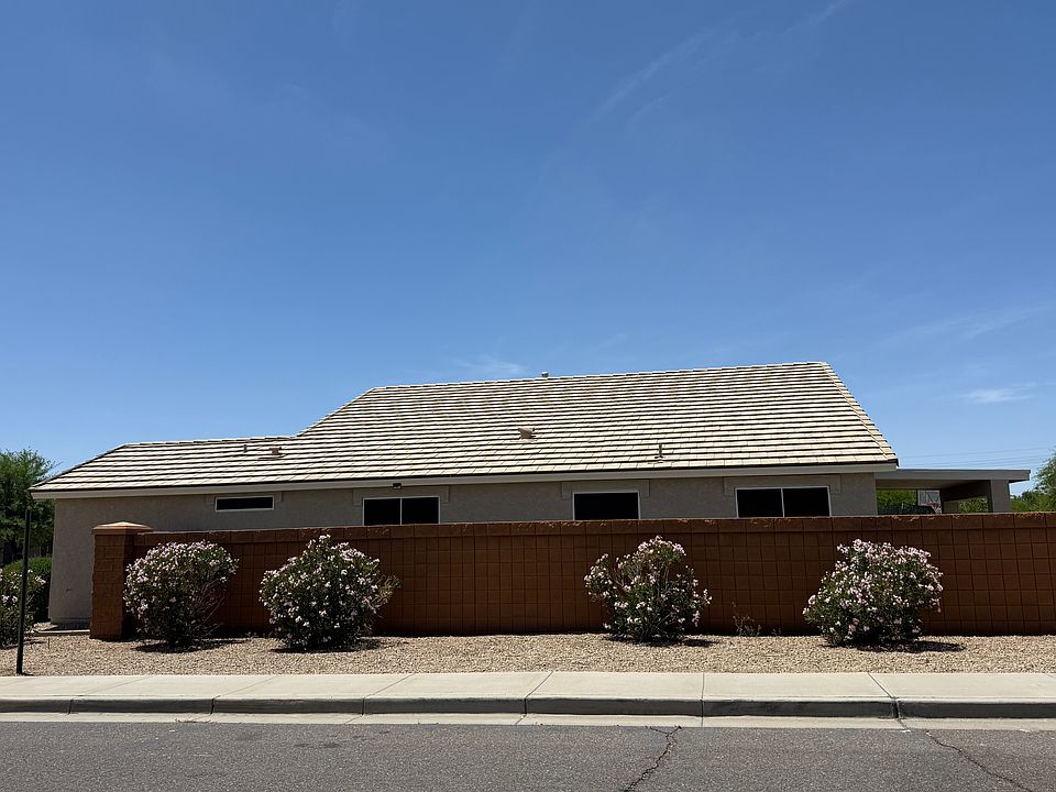Corner lot view