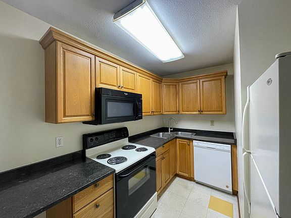 3rd image of 840 18th Ave SE #103