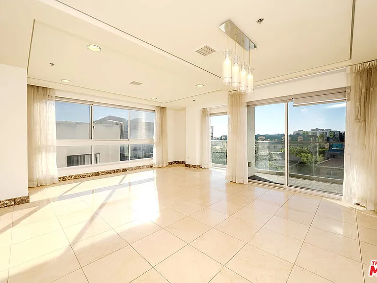 702 S Serrano Ave #501 — Photo 1
