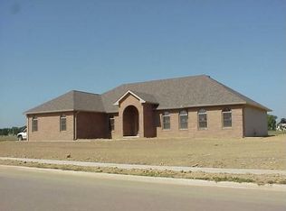 98 Sapphire Pt, Morton, IL 61550