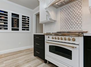 10030 Burgoyne Rd, Houston, TX 77042