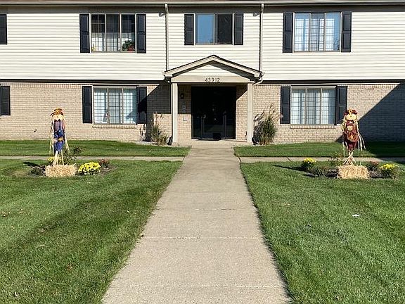 2nd image of 43862 Freeway Dr #J64