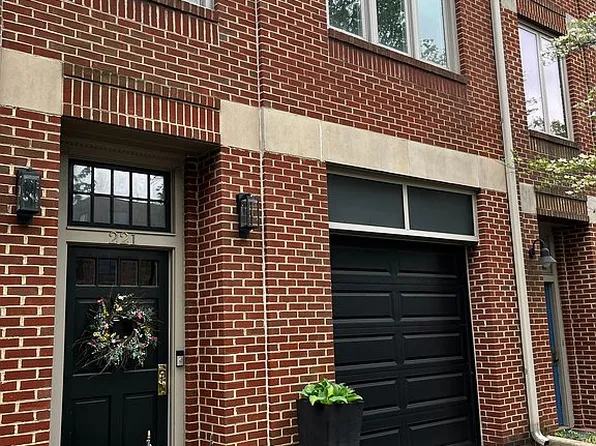 221 Lanasa Ln, Baltimore, MD 21230