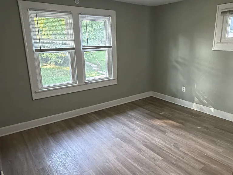 2319 Coyner Ave — Photo 12