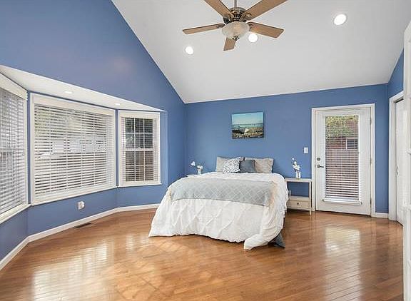 3rd image of 1335 Ross Ave