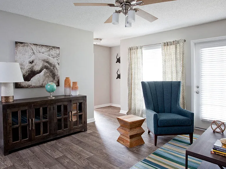 1287 Shoals Apartments — Photo 15