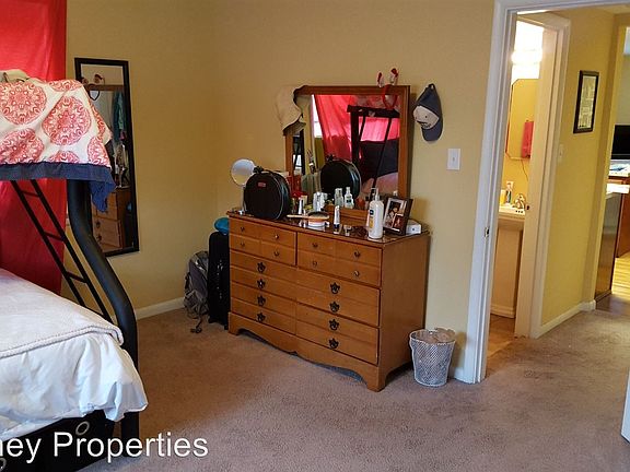 5th image of 265 Kalmia Ave APT 6