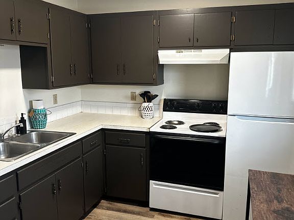 3rd image of 1728 Boswell Dr
