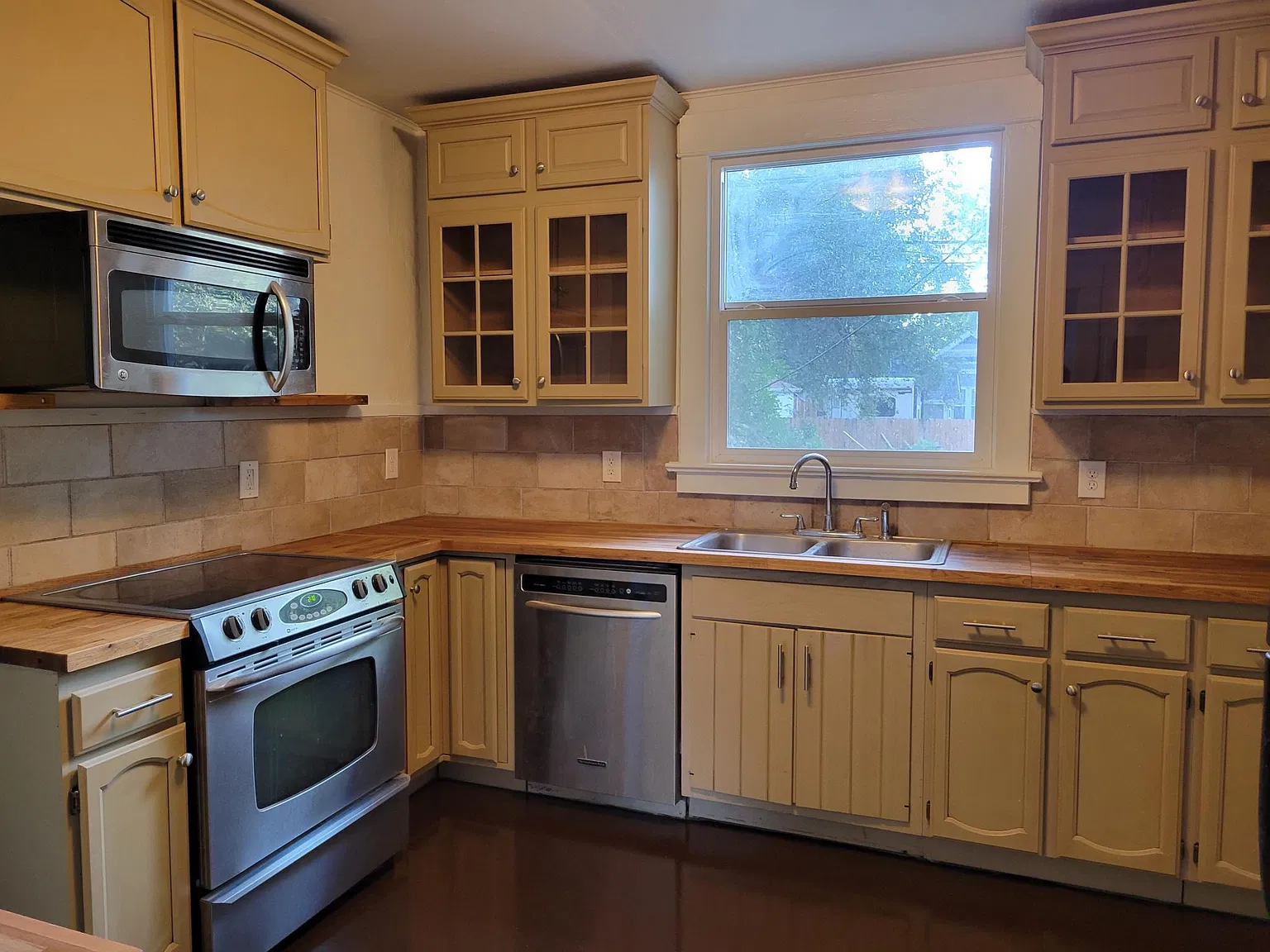 804 Kimbark Street — Photo 3