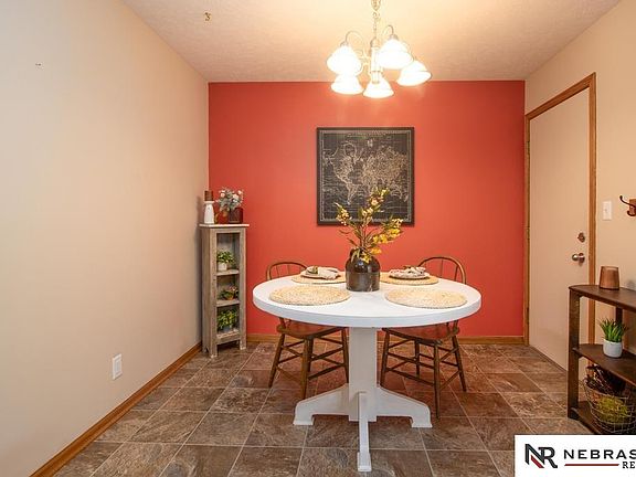 5th image of 1042 Daybreak Cir
