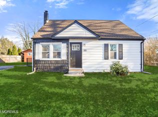 22 Oak Ridge Pkwy, Toms River, NJ 08755