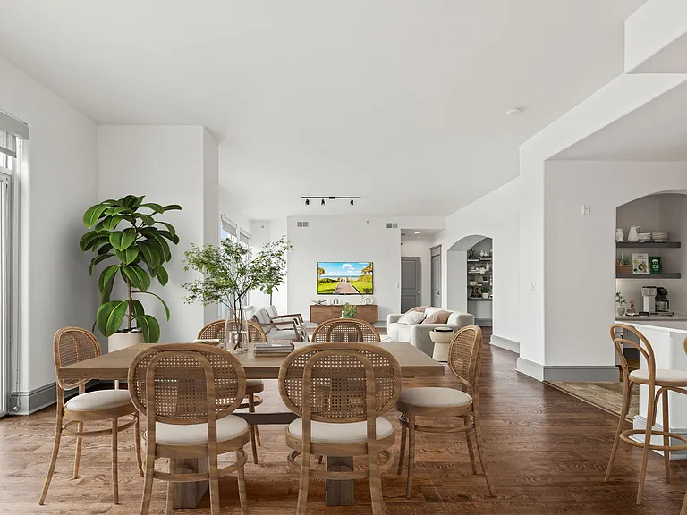The Residence at Southpark — Photo 27