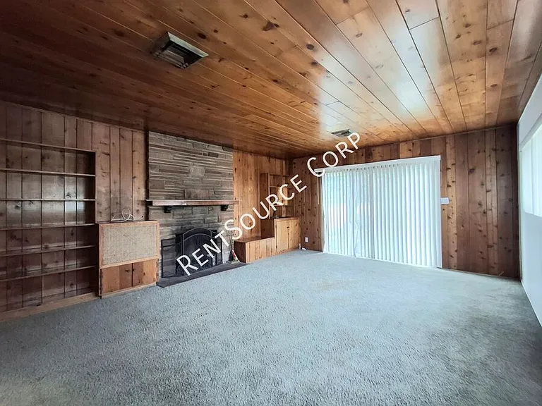 24654 Walnut St — Photo 11