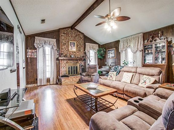 4th image of 735 Forest Ln