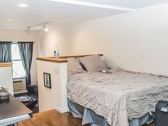 4th image of 322 W 14th St APT 3C