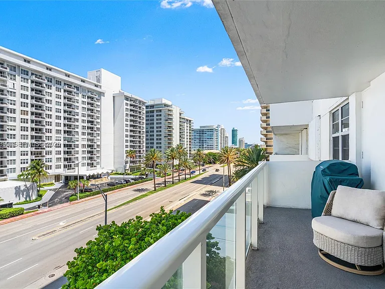 5701 Collins Ave #503 — Photo 42
