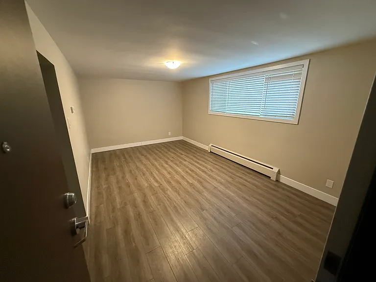 72 Barbara Cres — Photo 16
