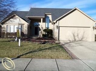 17807 Briarwood Dr, Macomb, MI 48044