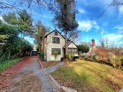 24021 Little Neck Rd, Little Neck, NY, 11363