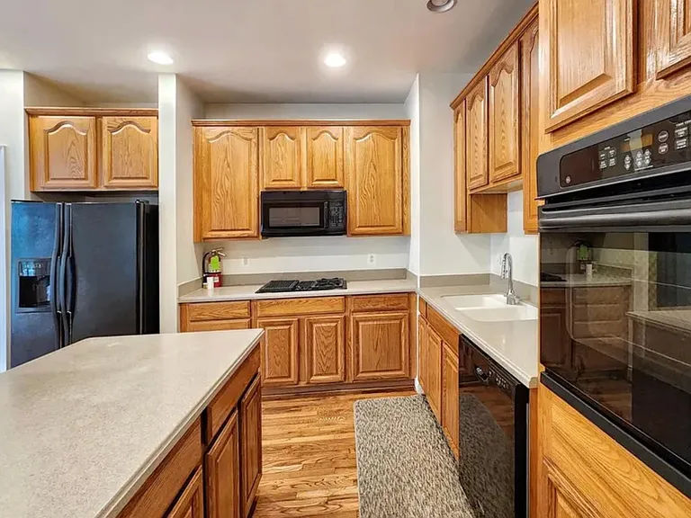 6939 Stanwick Sq — Photo 11