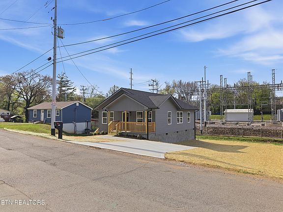 4th image of 4305 Ivy Ave SE
