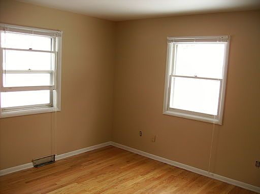 4th image of 1755 7th St NW