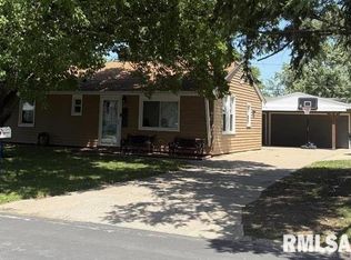 2008 W 70th St, Davenport, IA 52806