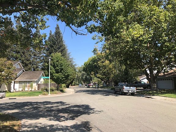 4th image of 333 Bay River Way