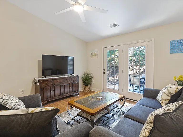 232 Tamarack Dr — Photo 16