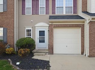 104 Pyrite Ct, Berea, OH 44017