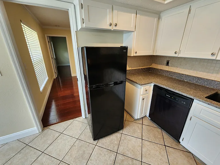 2403 Stonehill Ave — Photo 11