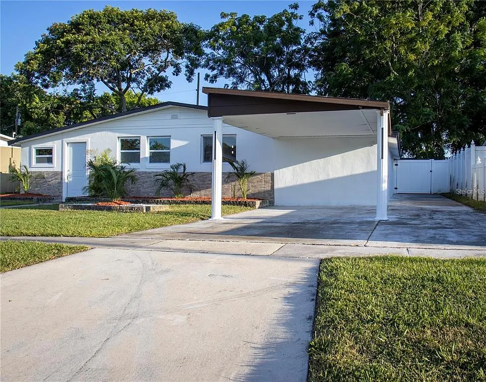 3 bed, 2.0 bath, 1121 sqft, $2,500 — Photo 1