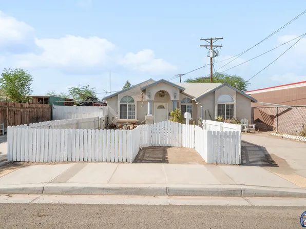 508 W 11th St, Imperial, CA 92251