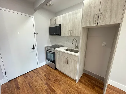 Rented by Tapiro Realty | media 21